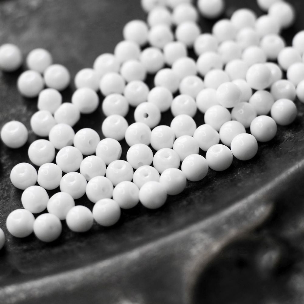 бусина, стекло 4, цвет белый, 4 мм (уп 50+/-5 шт)