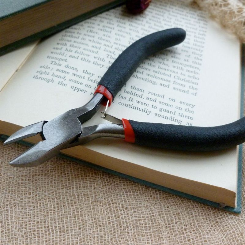 инструмент, кусачки-бокорезы, черные ручки, 110 мм