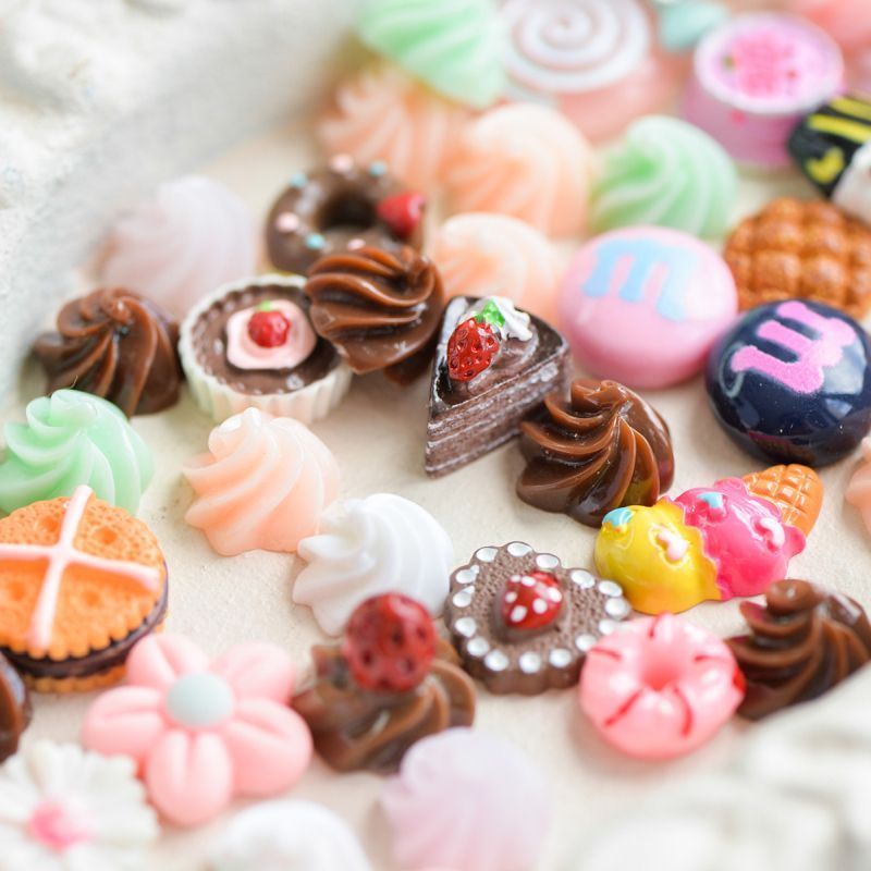 кабошон из смолы "сладости", цветовой и размерный микс