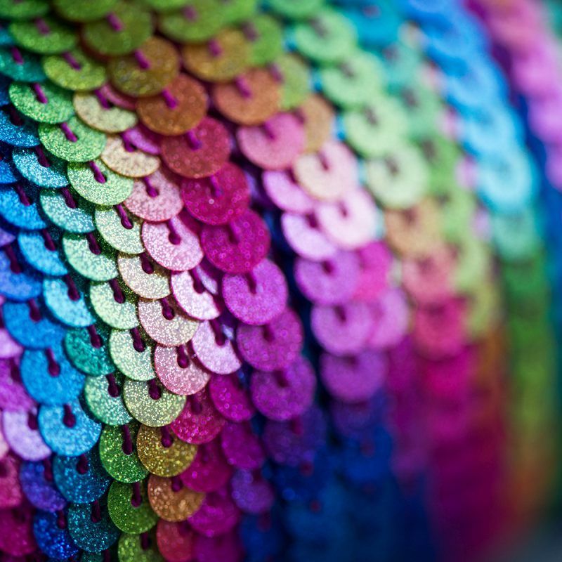 пайетки на нити, цвет пудровый глиттер радужный, диаметр 6 мм