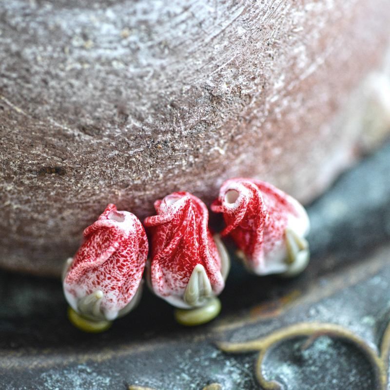 бусина, мурано "розовый бутон", бело-красный, 15-16х10-11 мм