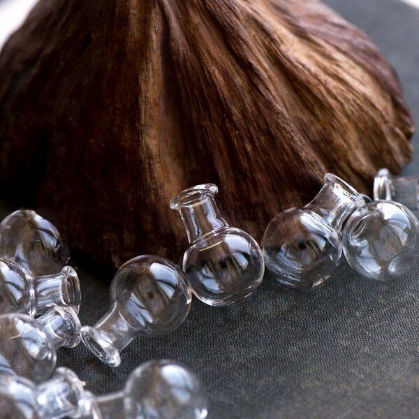 бутылочка круглая, прозрачная, 26x18 мм