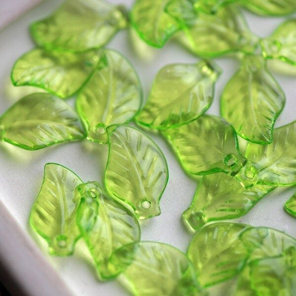 подвеска акриловая "листок", цвет светло-зеленый, 20x13x4 мм