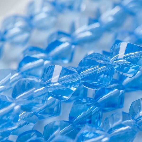 бусина, стекло "яблоко" 8, граненая, цвет голубой, 8х8 мм