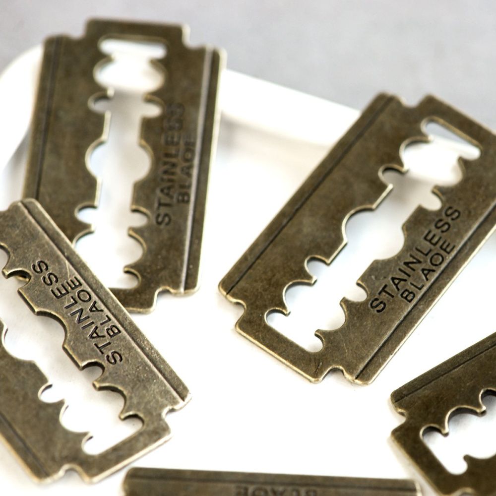 подвеска металлическая "лезвие", цвет античная бронза, 44x25x1.5 мм