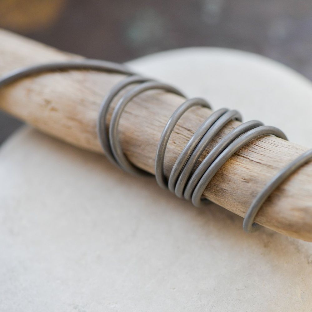 шнур кожаный, цвет темно-серый, диаметр 2 мм