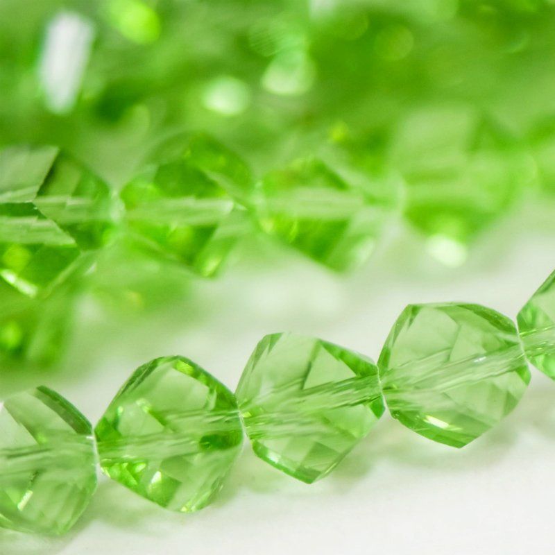 бусина, стекло "яблоко" 8, граненая, цвет лайм, 8х8 мм