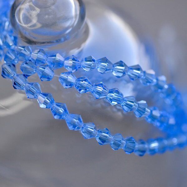 бусина, стекло биконус 6, цвет голубой, 6 мм