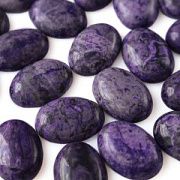 Кабошон яшма овальный, цвет фиолетовый, колорирован, 25х18х7 мм