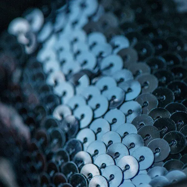 пайетки на нити, цвет черный, диаметр 6 мм