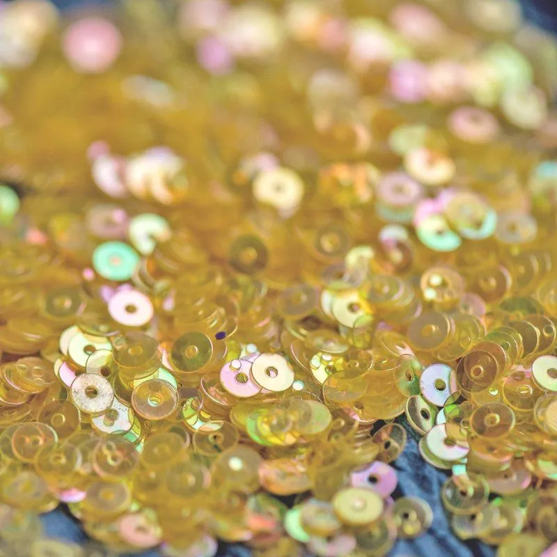 пайетки плоские, бледно-желтый перламутр радужный, 4 мм