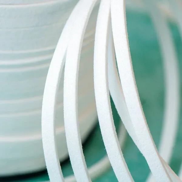 шнур из искусственной замши, белый, 5х1.5 мм