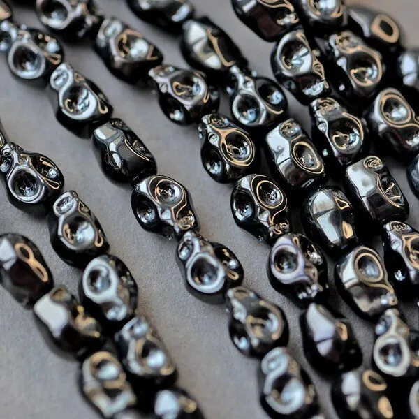 бусина "череп", стекло, цвет черный гематит, 10x8x6-7 мм