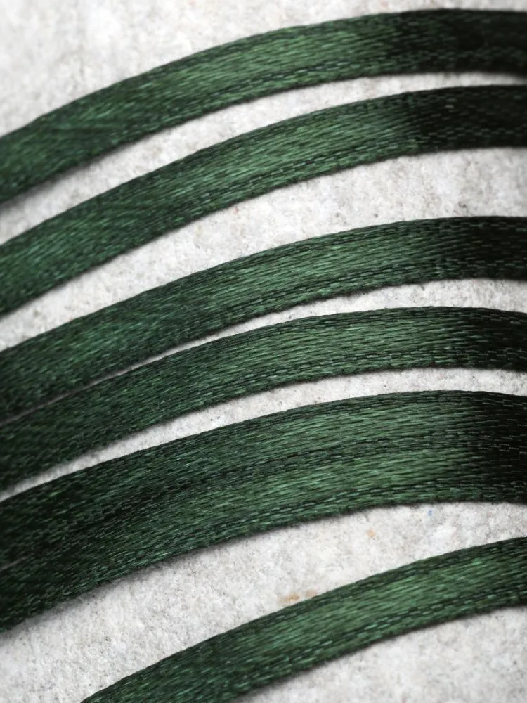 лента, атлас, цвет темно-зеленый, ширина 3 мм ленты