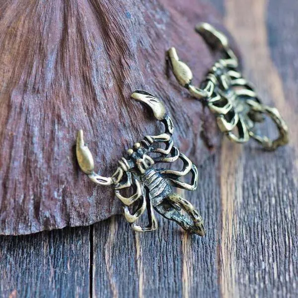 подвеска металлическая "скорпион", цвет античная бронза, 39x28x10 мм