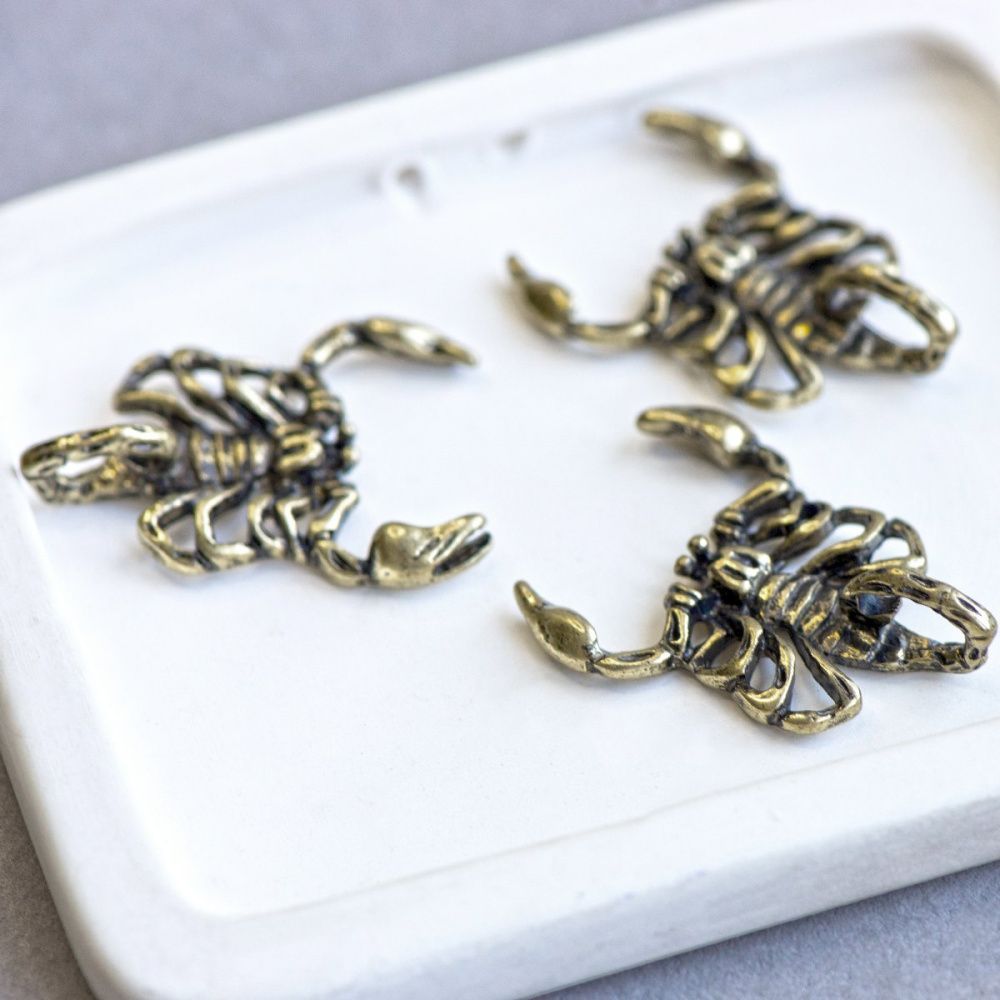 подвеска металлическая "скорпион", цвет античная бронза, 39x28x10 мм