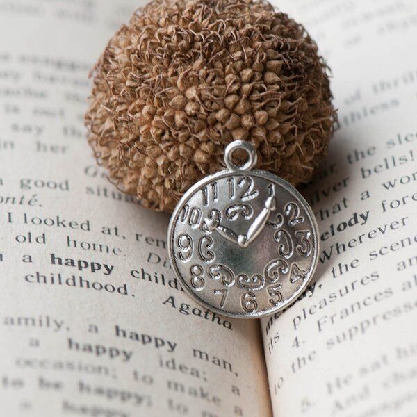 подвеска металлическая "циферблат", цвет античное серебро, 22х18х2 мм