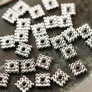 Разделитель для бусин "Квадро", цвет платина, 7x7x2 мм (уп 30 +/-2 шт)