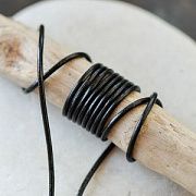 Шнур кожаный, цвет черный, диаметр 2 мм
