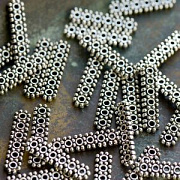 Разделитель 6-отв. "Ромашка", цвет античное серебро, 20x5 мм