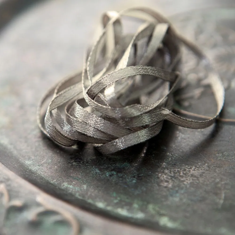 лента, атлас, цвет бежево-серебристый, ширина 3 мм ленты