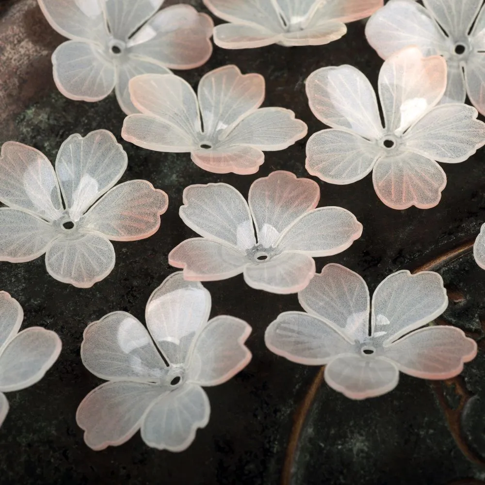 бусина, акрил "цветок сливы", цвет кремовый/молочный, 28x28x8-10 мм