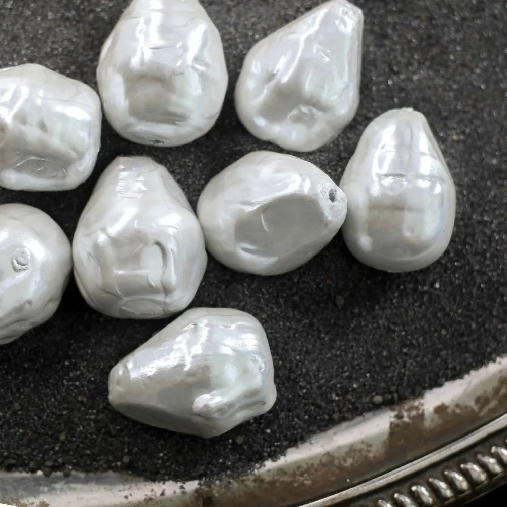 ракушечный жемчуг капля, текстурированная, белый, 22-27x17-19 мм